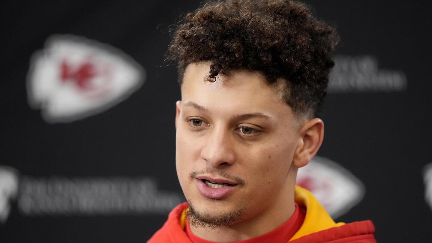 Patrick Mahomes' and Jalen Hurts' most important teams were their parents