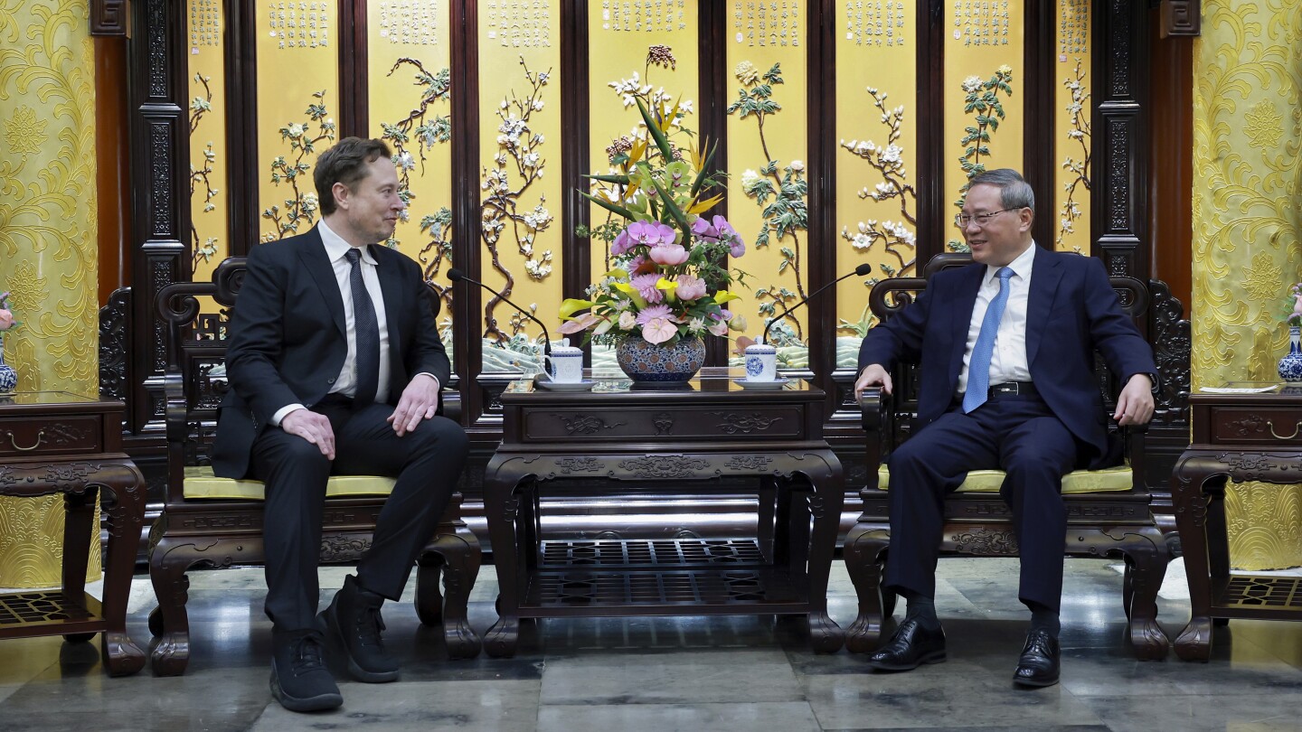 Tesla CEO Elon Musk Meets Chinese Premier to Discuss Win-Win Cooperation in Electric Vehicle Market