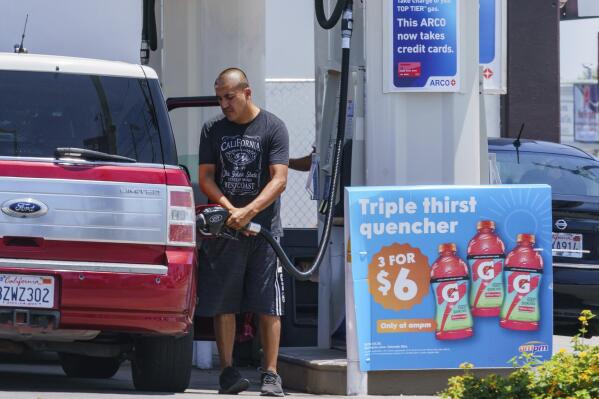 High gasoline prices crimping drivers' spending at the pump