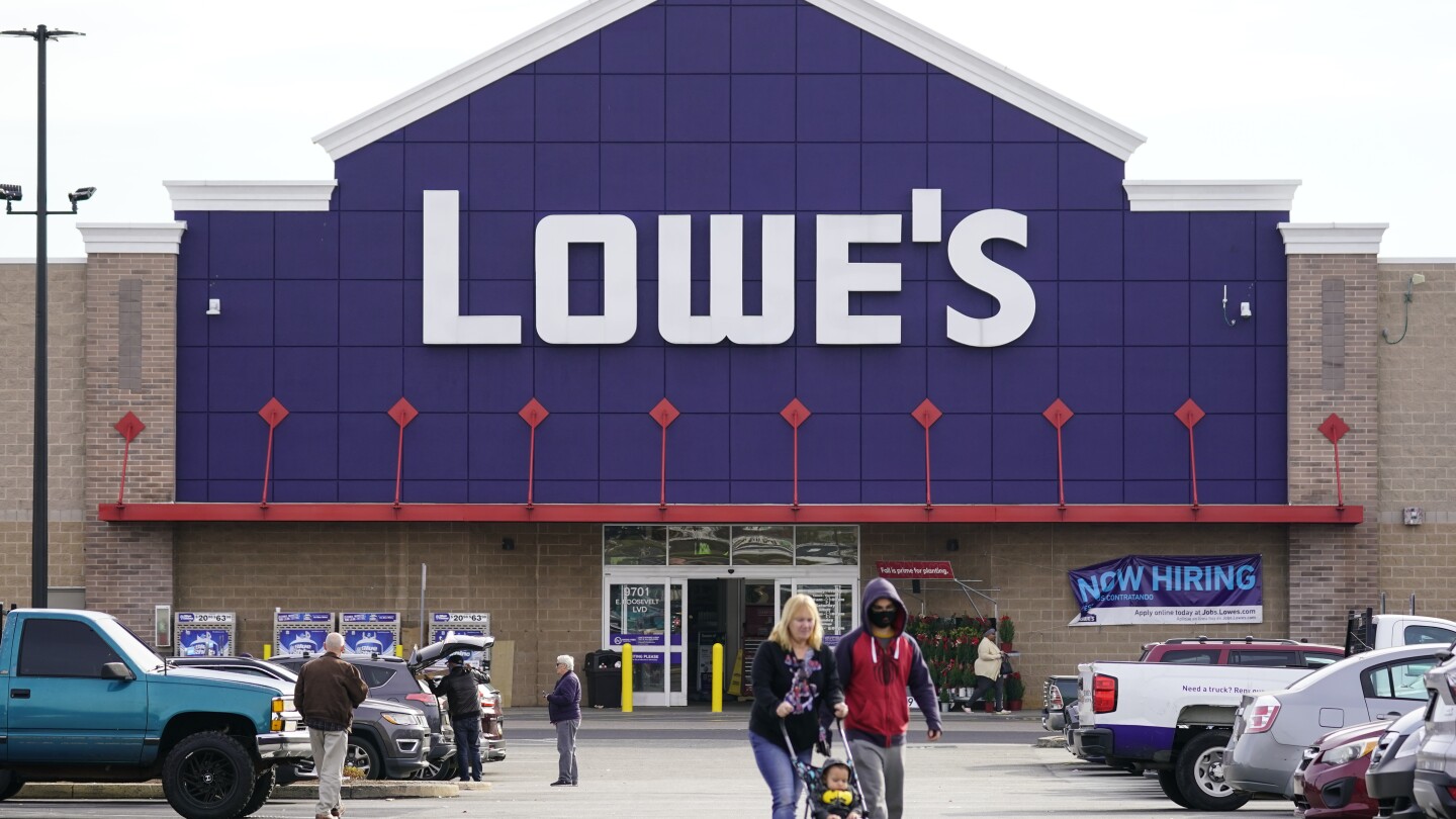 تغير شركة Lowe’s بعض سياسات DEI وسط الهجمات القانونية على برامج التنوع وضغوط النشطاء