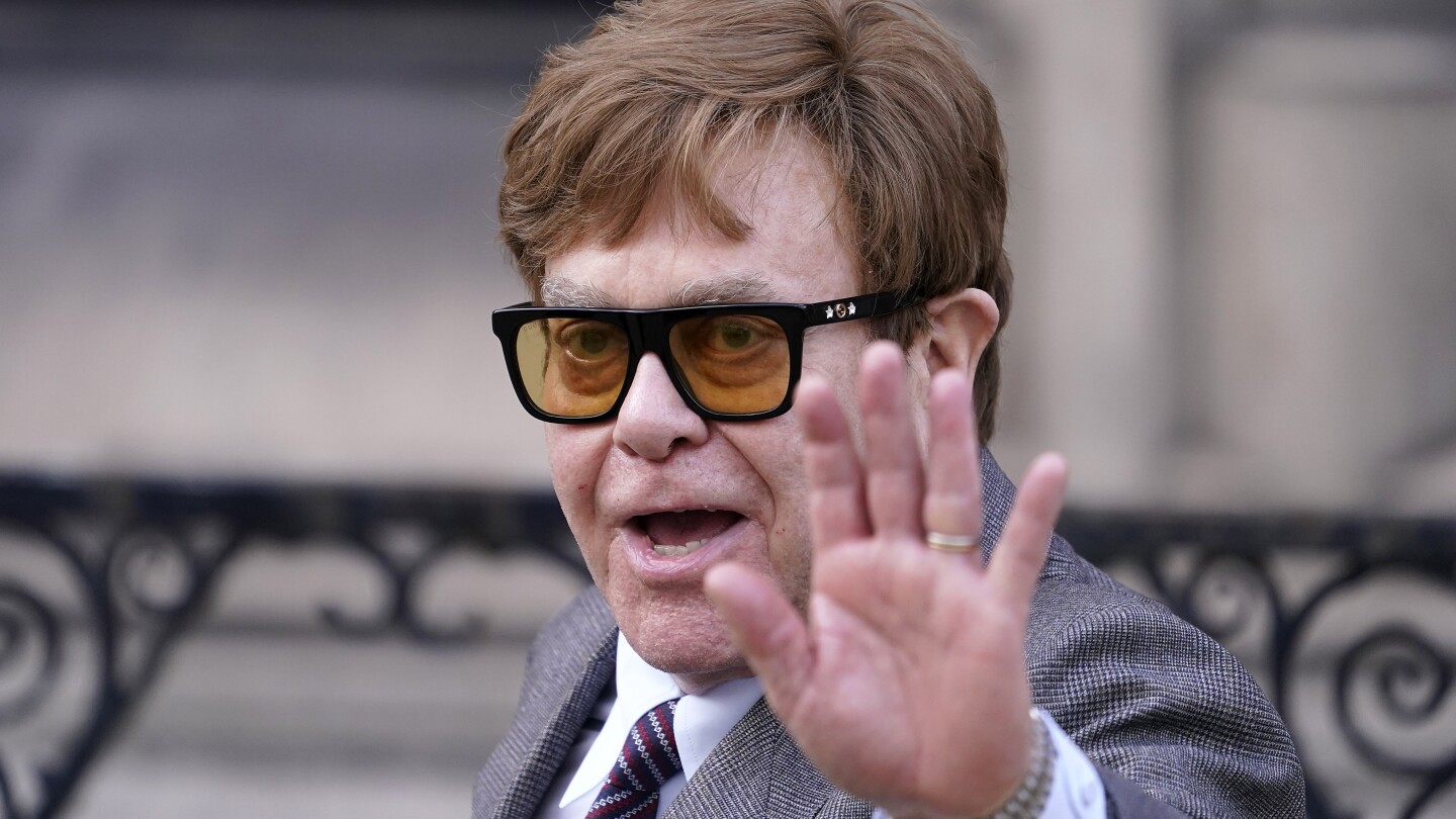 Elton John says he has lost his eyesight and struggles to see his new stage musical