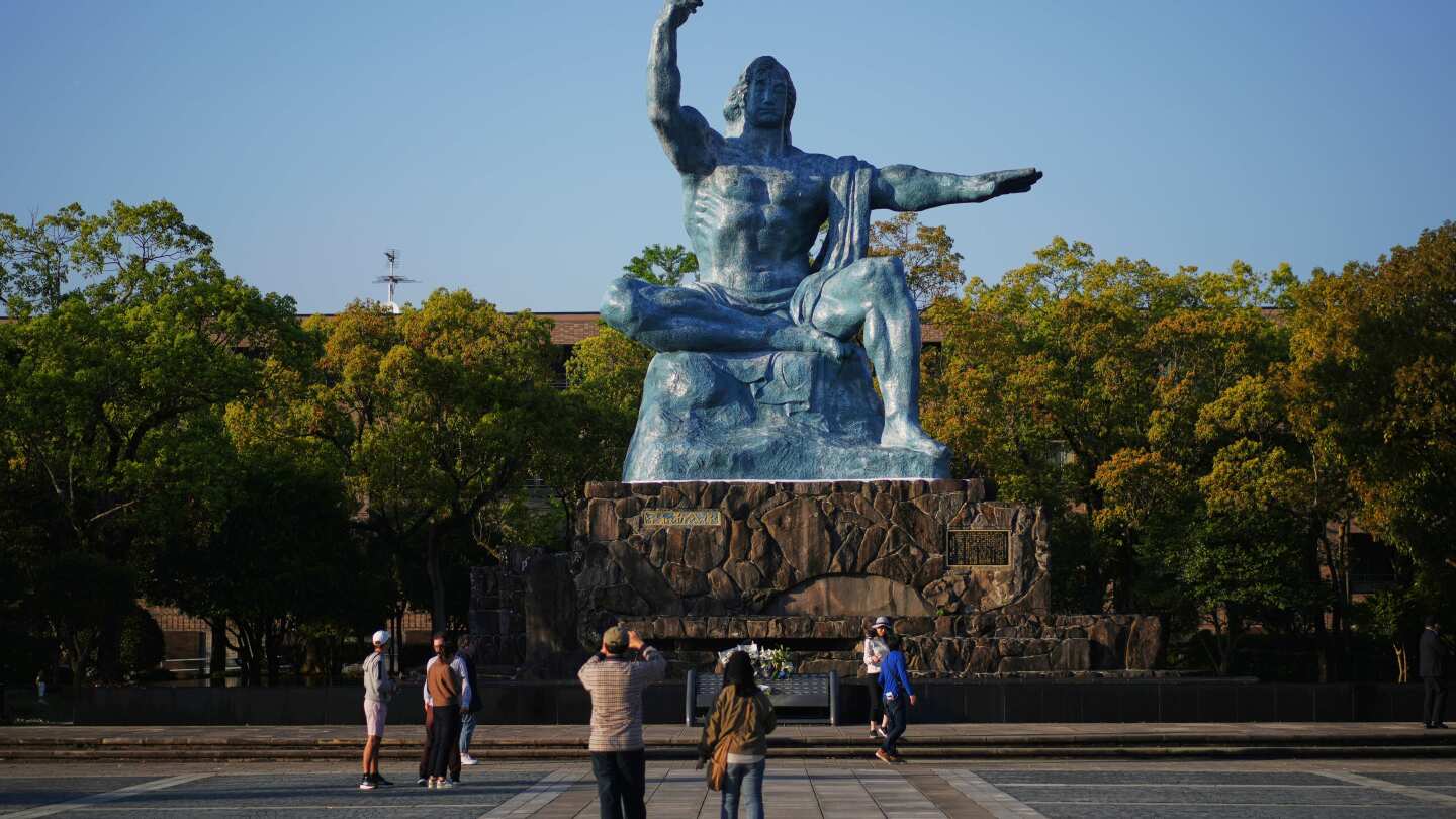 Nagasaki разширява поканата „във всички страни“ до паметник на A-Bomb Anniversary 