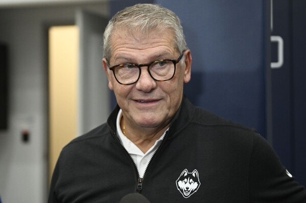 Geno Auriemma is in his 39th season at UConn and near 1,200 wins. He  ponders the end of his career | AP News