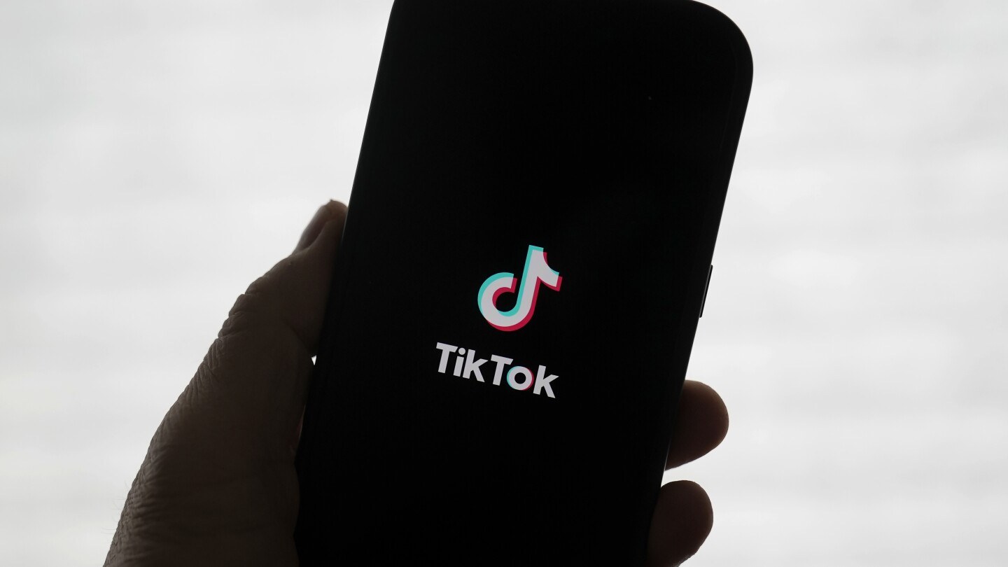 Amazon's last-minute bid for TikTok comes as a US ban on the platform is set to take effect Saturday