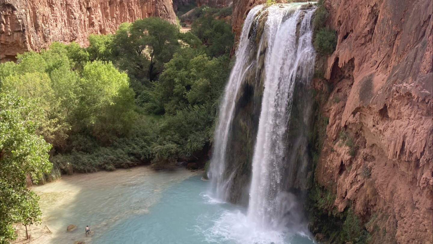 Десетки туристи се разболяха по време на пътувания до водопади близо до Гранд Каньон