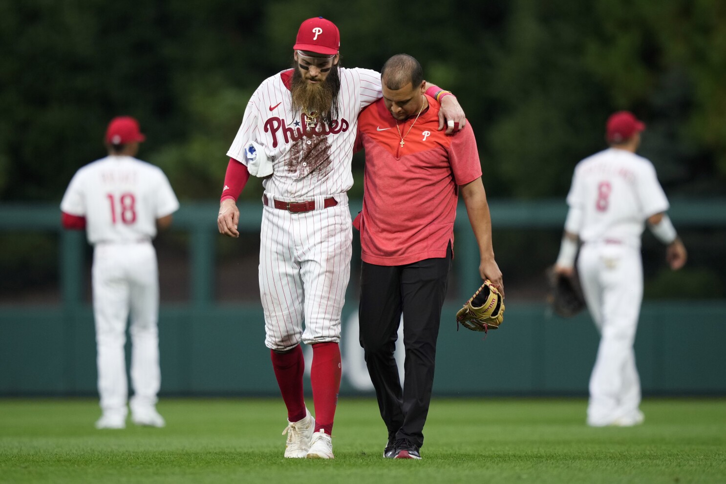 Phillies place OF Marsh on 10-day injured list with left knee