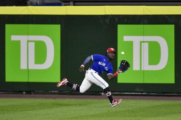 Blue Jays' Kirk out more than 10 days with hip flexor injury