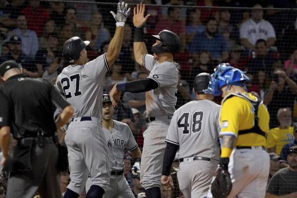 J.D. Martinez hits two homers against former team, Dodgers down Tigers, 8-3