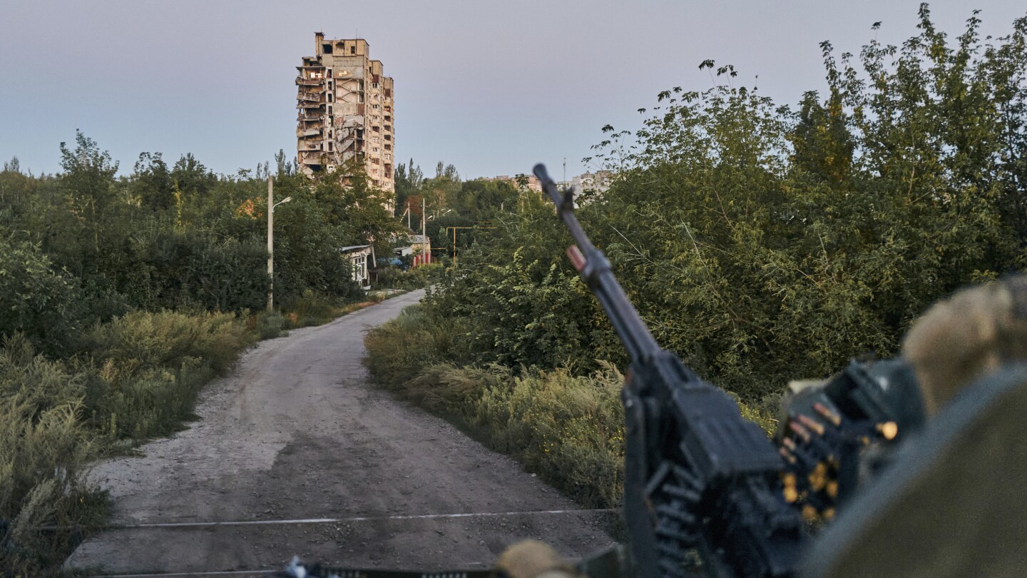 КИЕВ Украйна AP — Украинските войски в Авдиевка се бориха