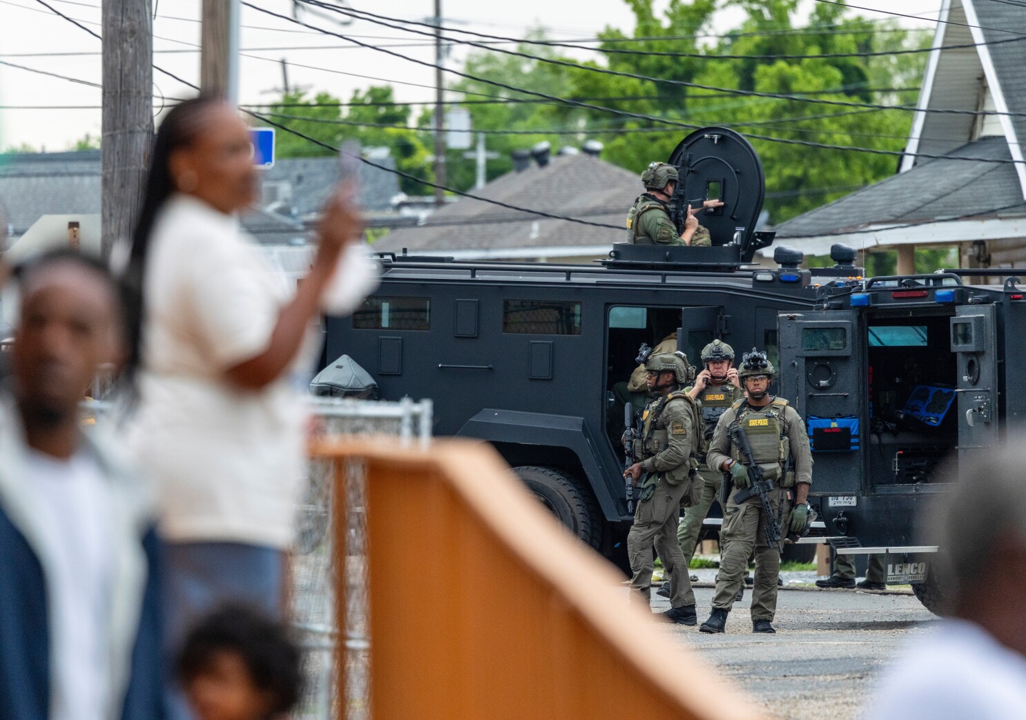 Hunt for New Orleans jail escapees complicated by mistrust in police