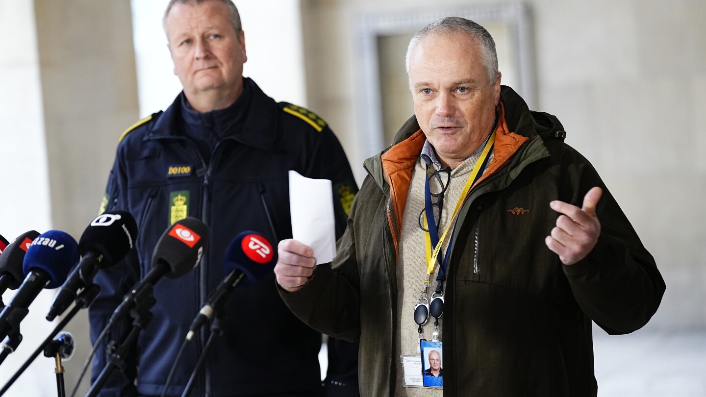 КОПЕНХАГЕН Дания АП — Дания държи двама души в ареста