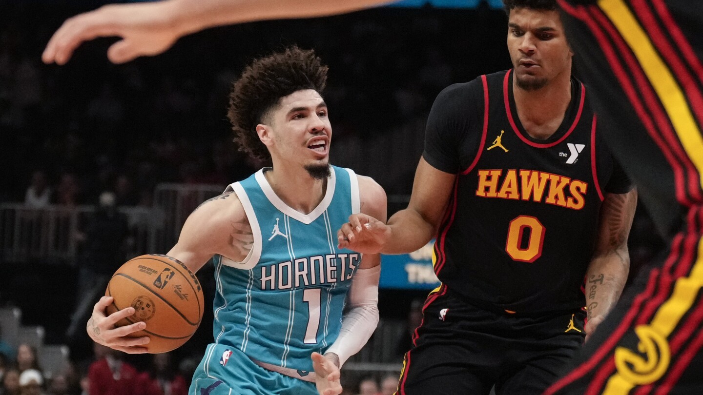 Trae Young Scores 35, Shoots Perfect 21-21 FT in Hawks Win
