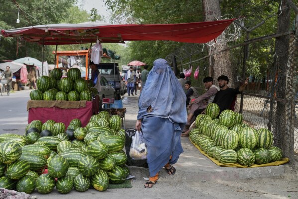 Women shopping at a market in Kabul, Afghanistan on Thursday, June 5th, 2025 (AP Photo/Ebrahim Noroozi)