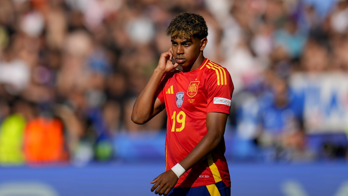 Der 16-jährige Spanier Lamine Yamal ist der jüngste Spieler, der bei einer Europameisterschaft zum Einsatz kam und ein Tor vorbereitete