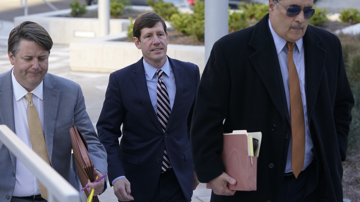 Former Tennessee state senator reports to federal prison for campaign finance scheme conviction