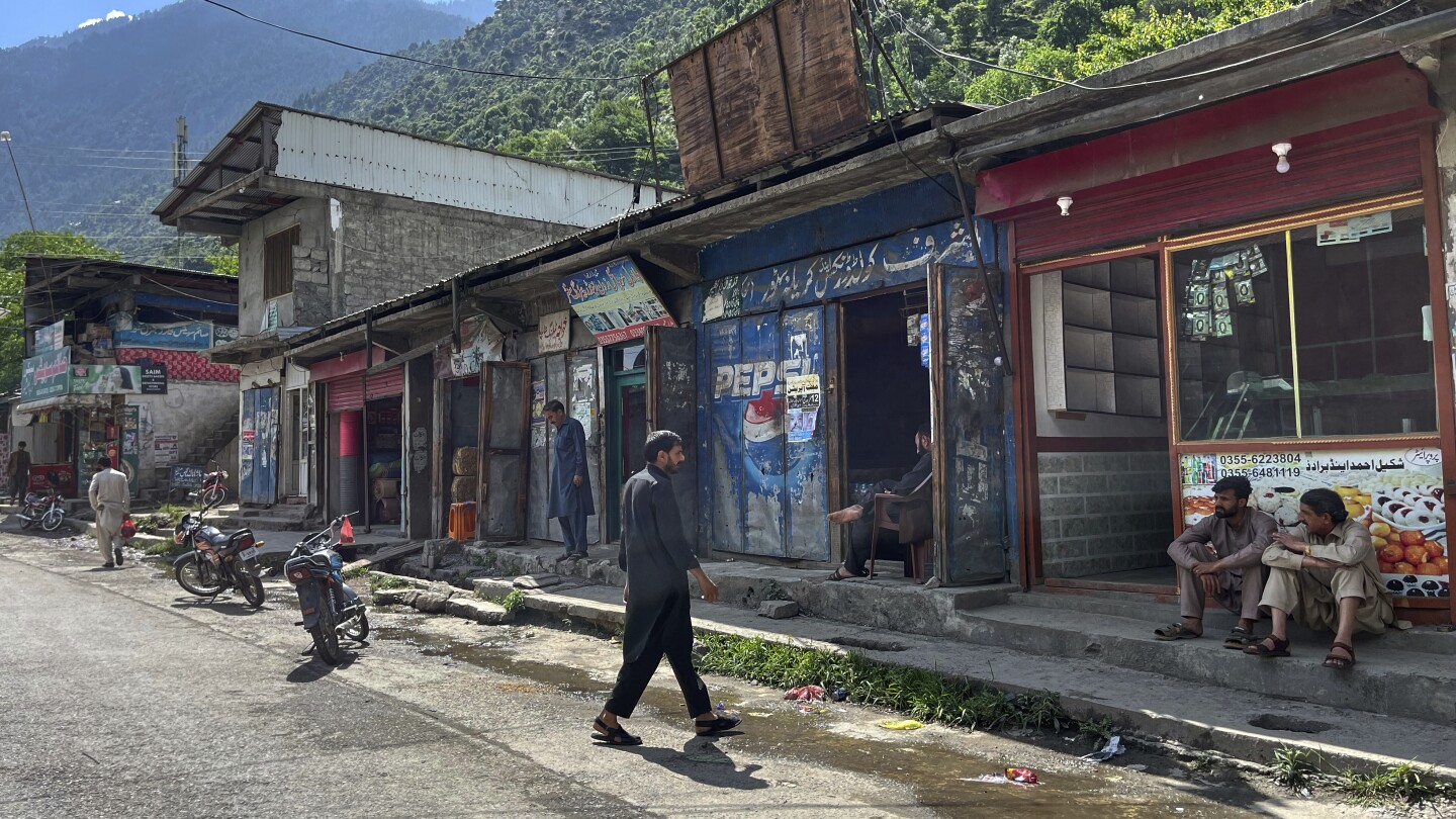 Unease lingers in Kashmir despite ceasefire between India and Pakistan