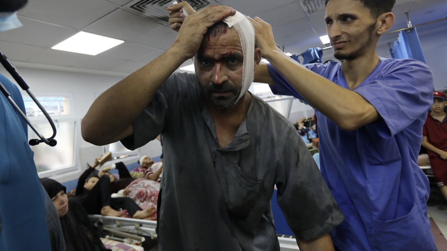 Israël affirme que le Hamas utilise le plus grand hôpital de Gaza comme couverture.  Des centaines de personnes sont coincées à l’intérieur
