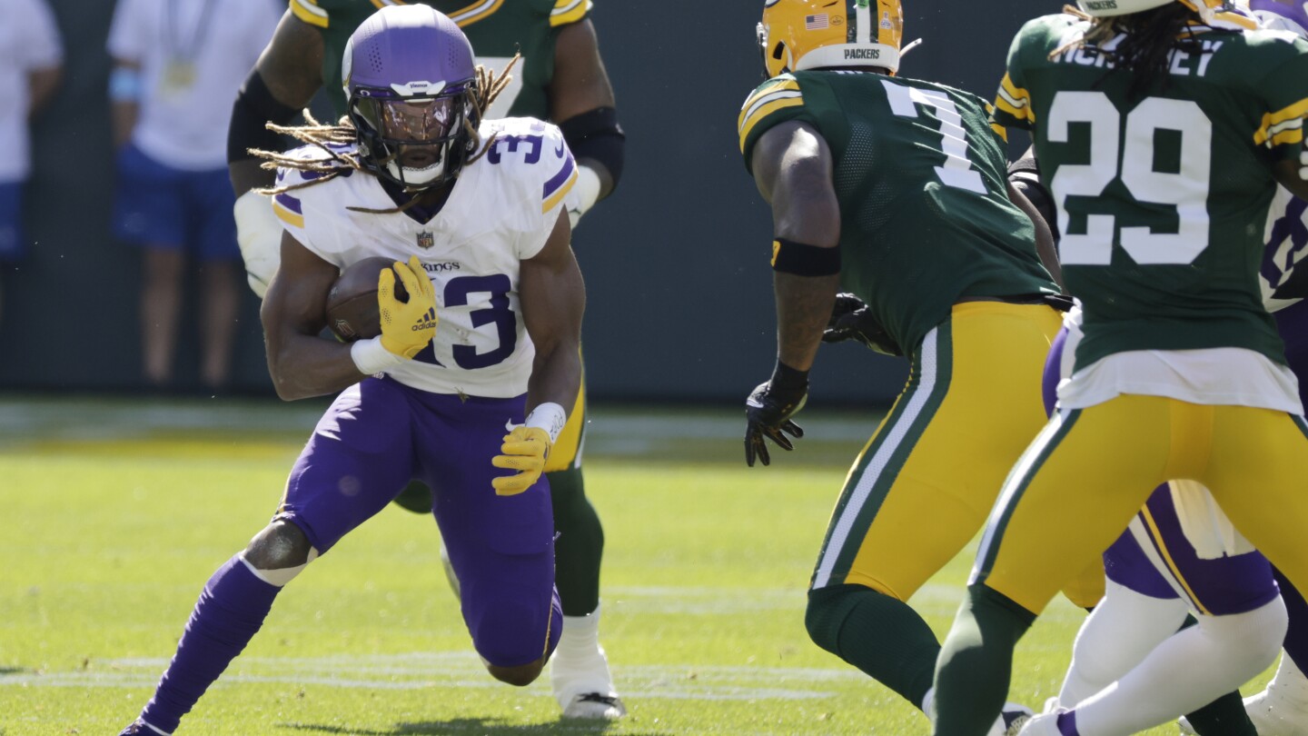 Vikings Edge Packers 31-29, Stay Undefeated