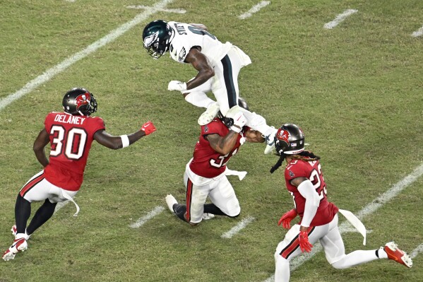 Eagles vs. Buccaneers final score, results: D'Andre Swift and A.J.