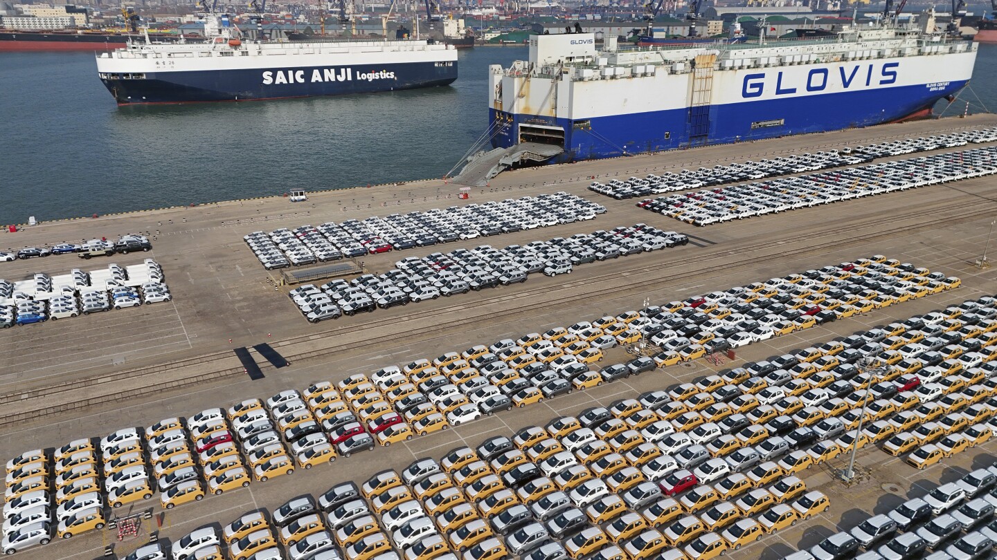 China's exports in December up 10.7%, beating estimates as higher US tariffs loom