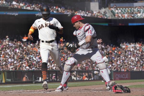 SF Giants' skid continues vs. Phillies, fall into final wild card spot
