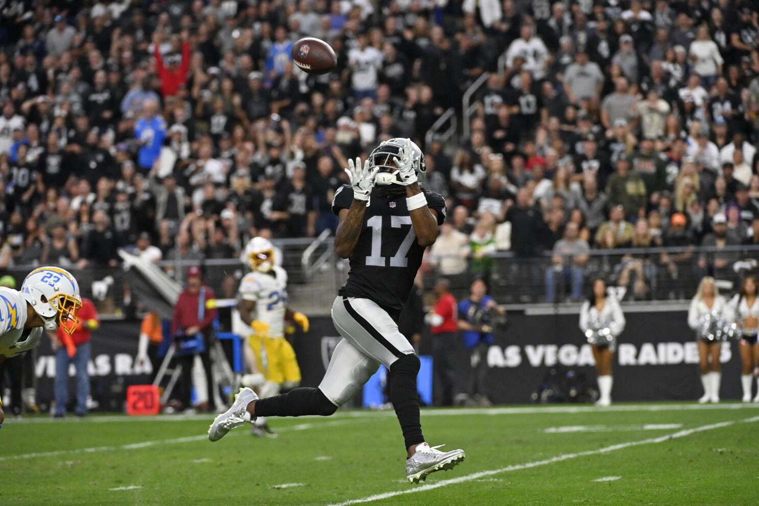 AP Source: Brown takes part in meetings with Raiders –