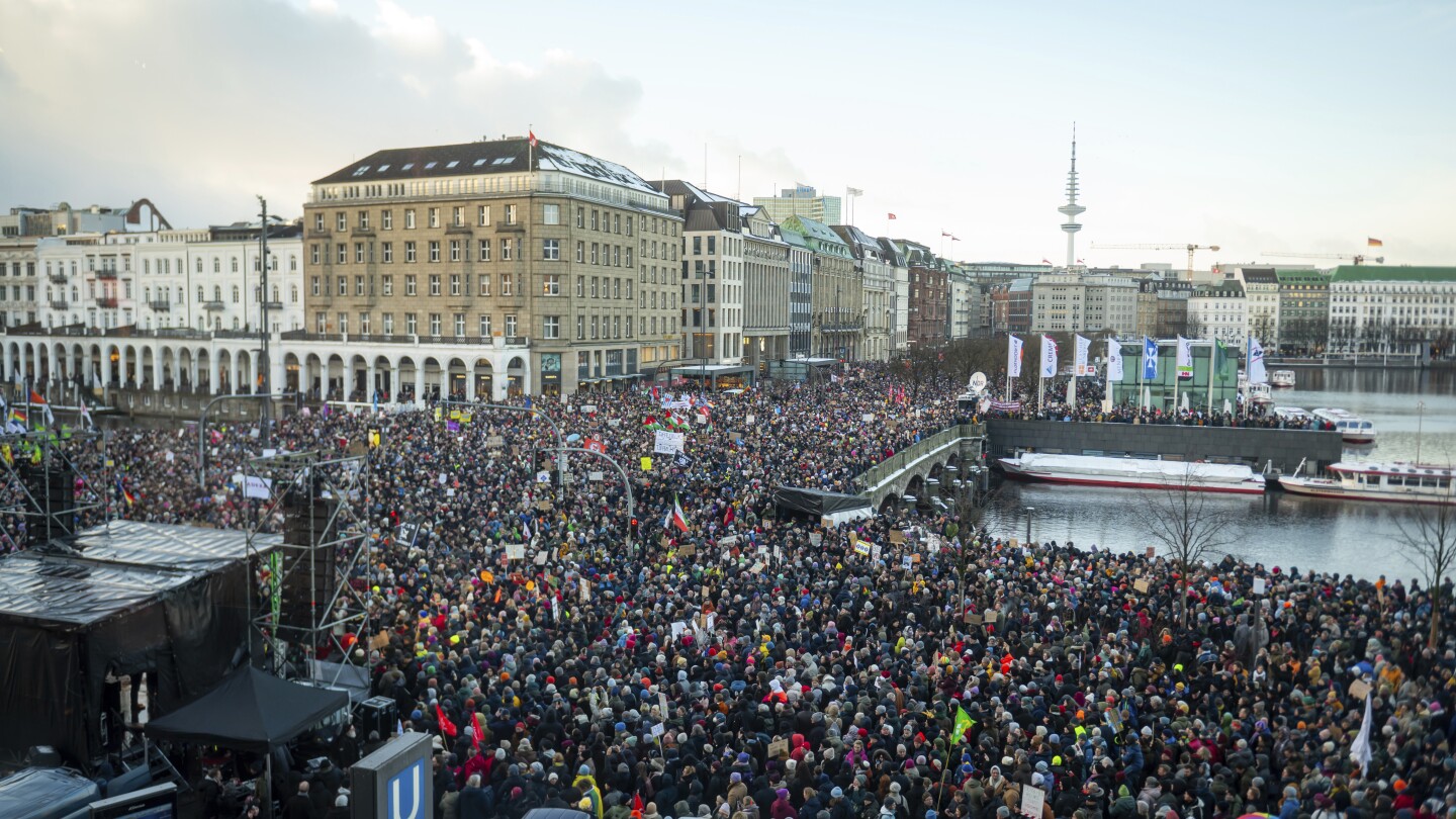 Tens of thousands pack into a protest in Hamburg against Germany’s far right