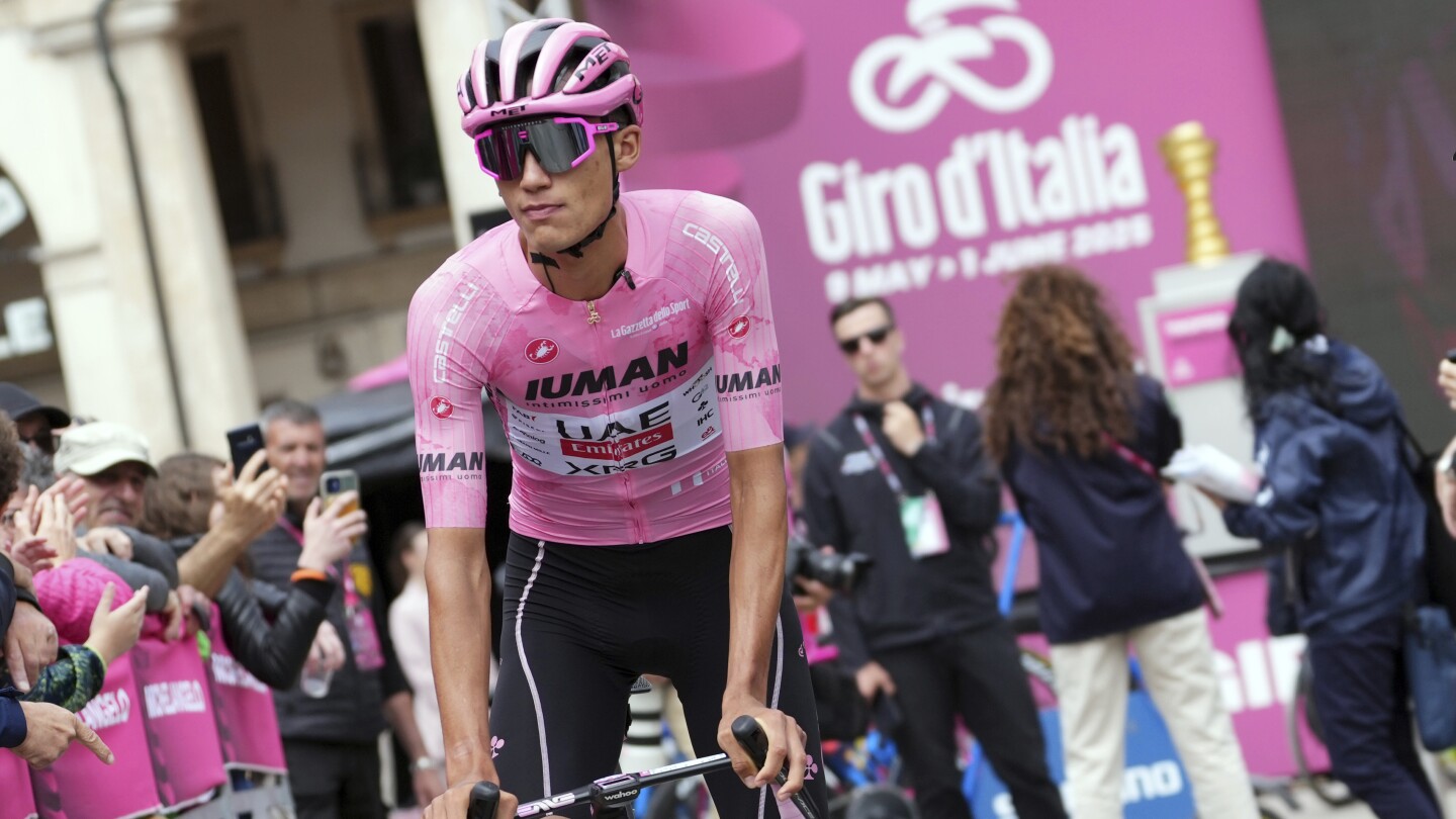 Mexican Rider Del Toro Extends Giro d’Italia Lead After Crash