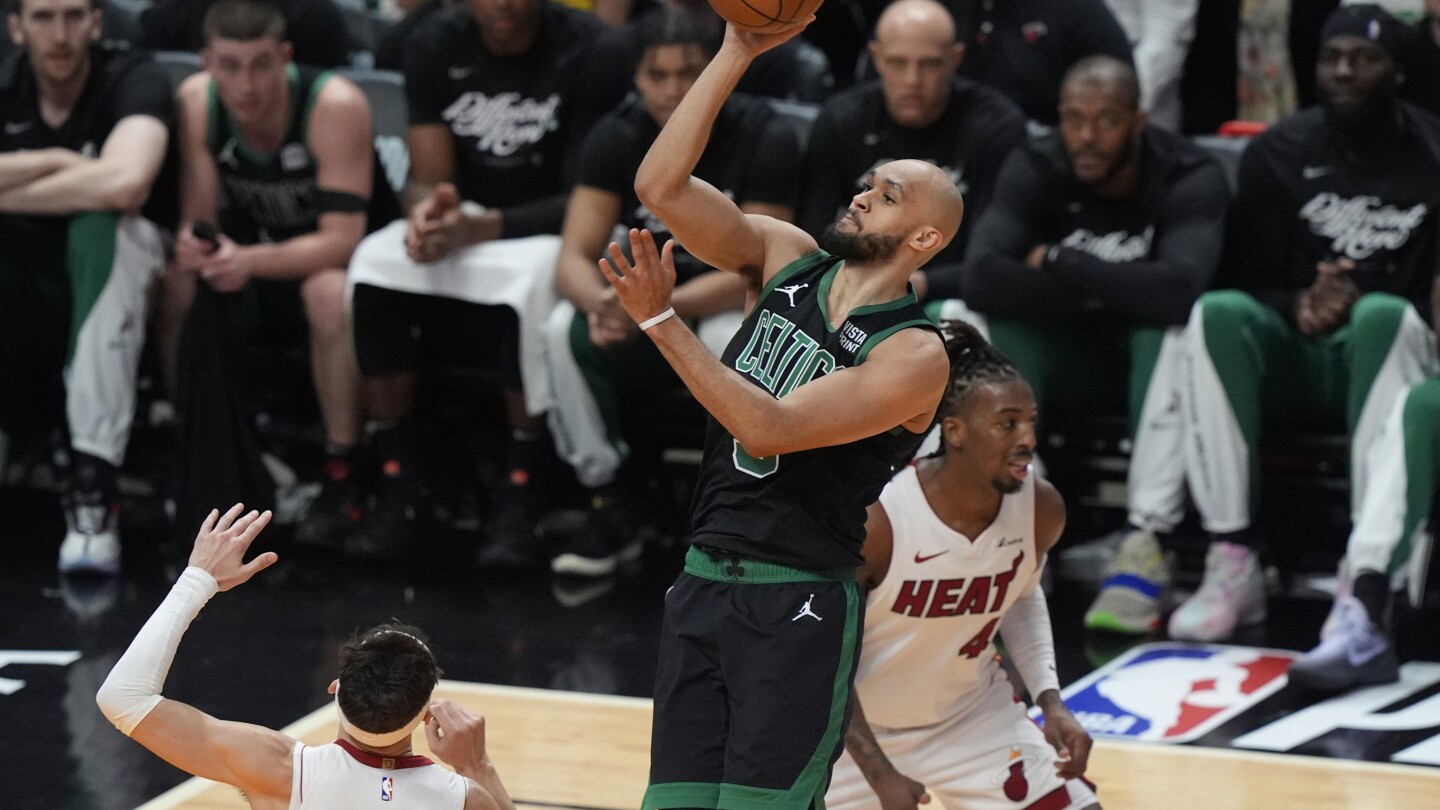 Derrick White marque 38 points, les Celtics dominent le Heat 102-88 pour prendre une avance de 3-1 dans la série éliminatoire de l’Est