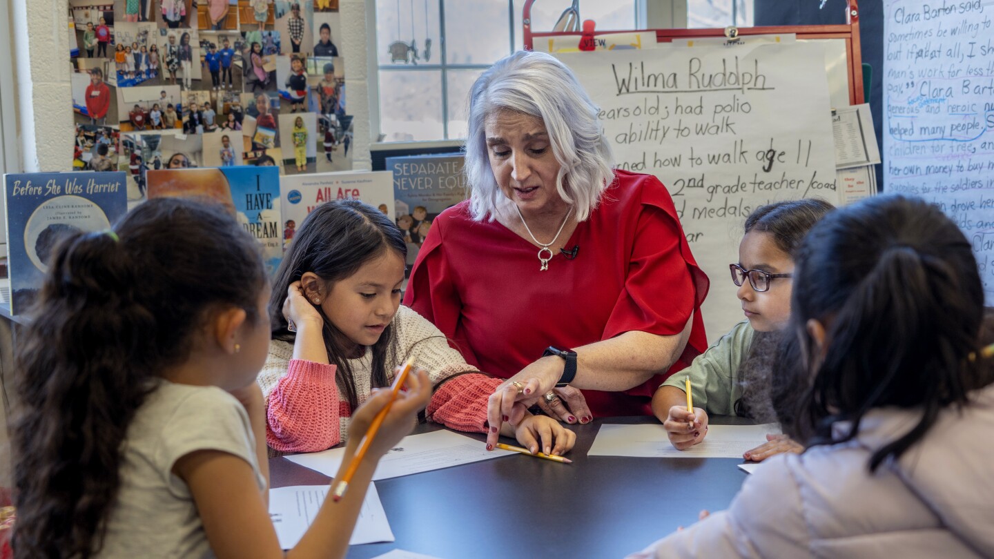 Джил Байдън е домакин на „държавна вечеря“ в Белия дом, за да почете 2024 американски учители на годината