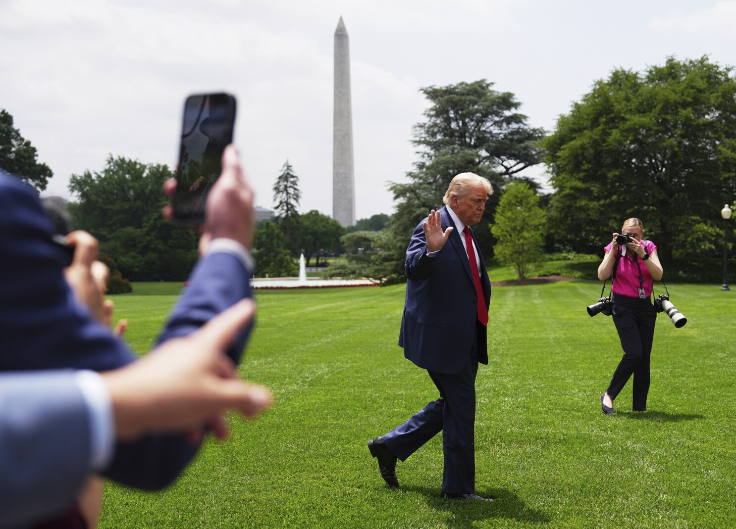 Trump's White House projects will pave Rose Garden and add lawn flagpoles