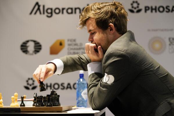 Carlsen versus Nepomniachtchi: FIDE World Championship Round 10