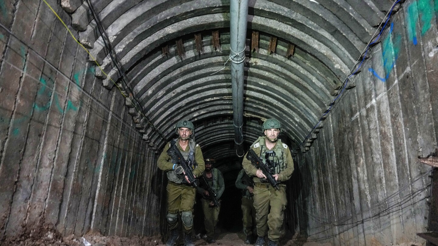 Israel encuentra un gran túnel adyacente a la frontera con Gaza, lo que plantea nuevas preguntas sobre la inteligencia de antes de la guerra