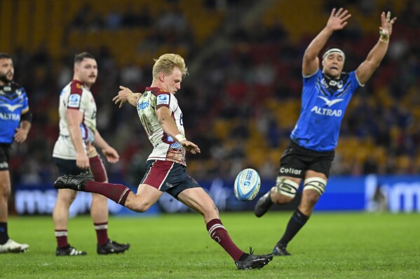 Crusaders beat Blues to keep playoff hopes alive in Super Rugby. Reds, Moana  Pasifika also win | AP News