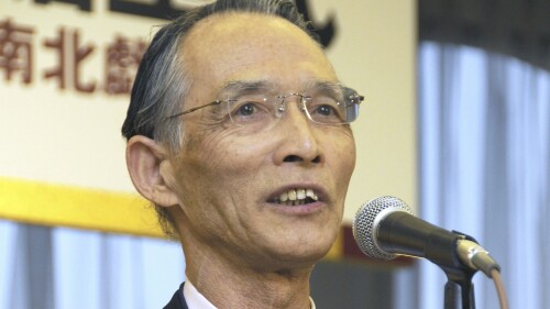 Japanese writer Seiichi Morimura delivers a speech in Tokyo in March 2010. Morimura, whose nonfiction trilogy 
