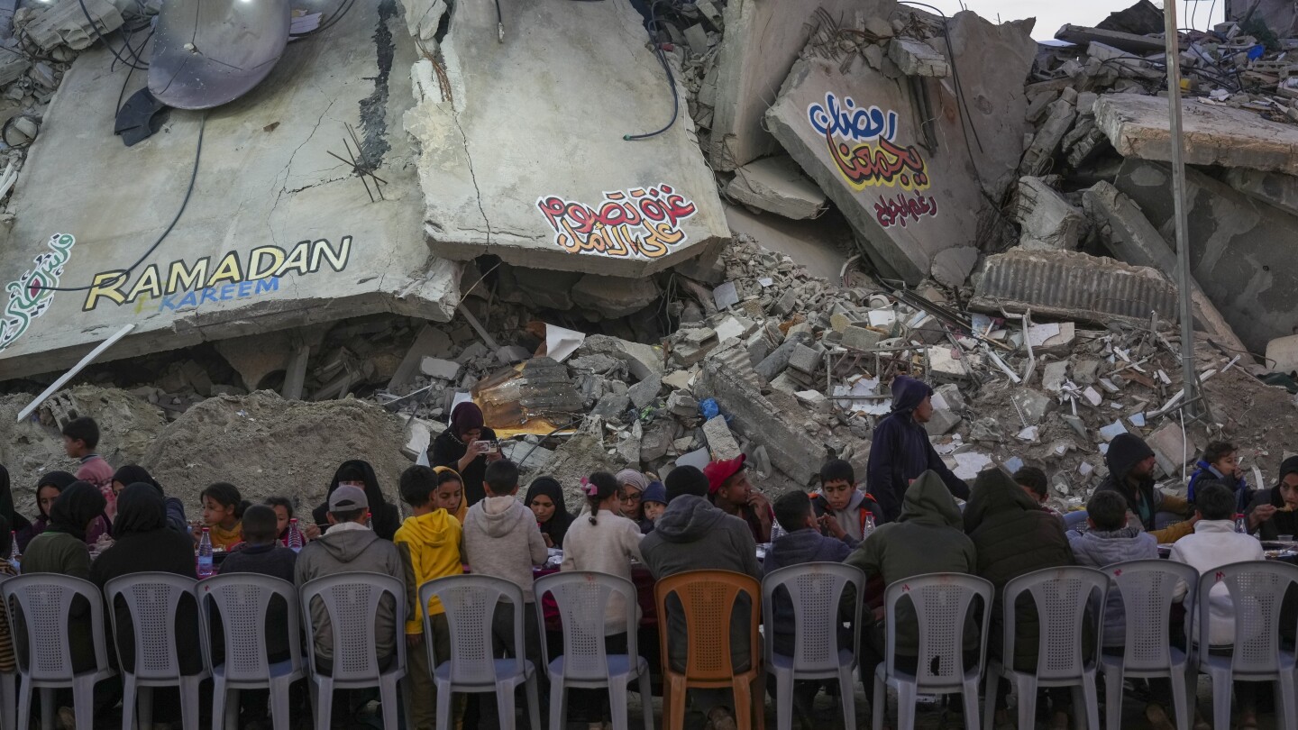 Israel cuts off aid to Gaza to pressure Hamas to accept new ceasefire proposal