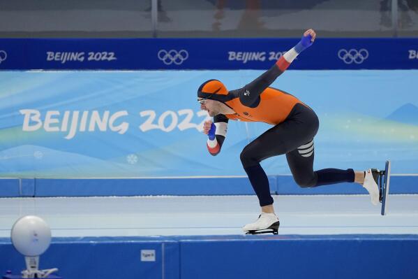 Thomas Krol of the Netherlands competes during the men's speedskating 1,000-meter finals at the 2022 Winter Olympics, Friday, Feb. 18, 2022, in Beijing. (AP Photo/Ashley Landis)