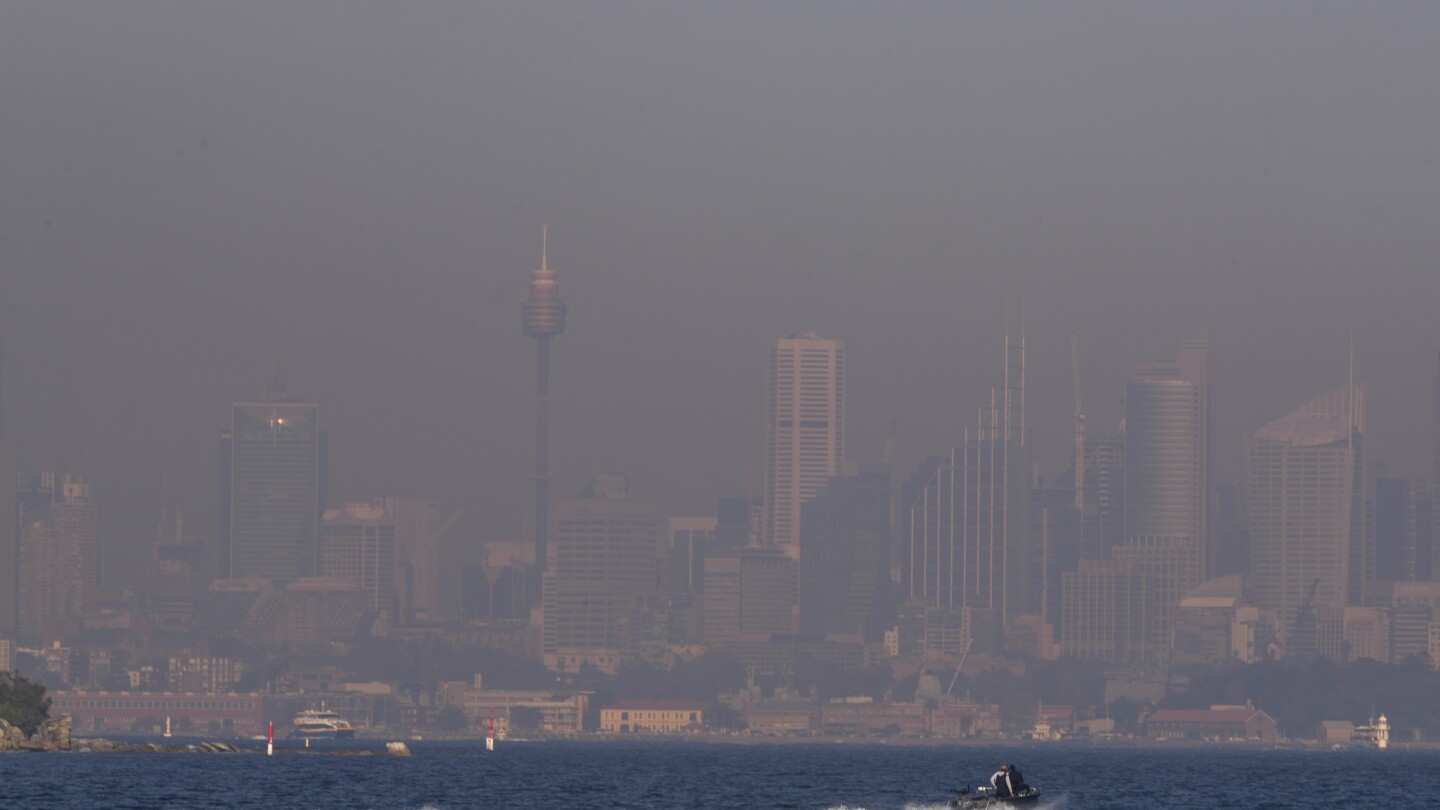 Sydney blanketed by smoke for a 4th day due to hazard reduction burning-ZoomTech News