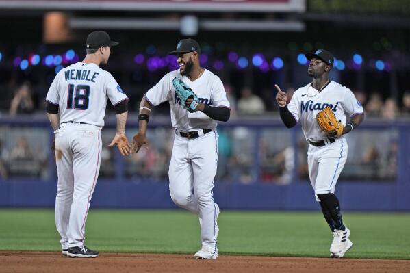 Arraez raises average to .403, Sánchez has 4 RBIs to lead Marlins over  Royals 6-1