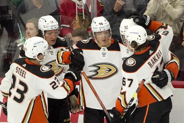 Anaheim takes Lindholm 6th overall