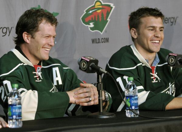 In N.H.L. Free Agency, Wild Sign Parise and Suter - The New York Times