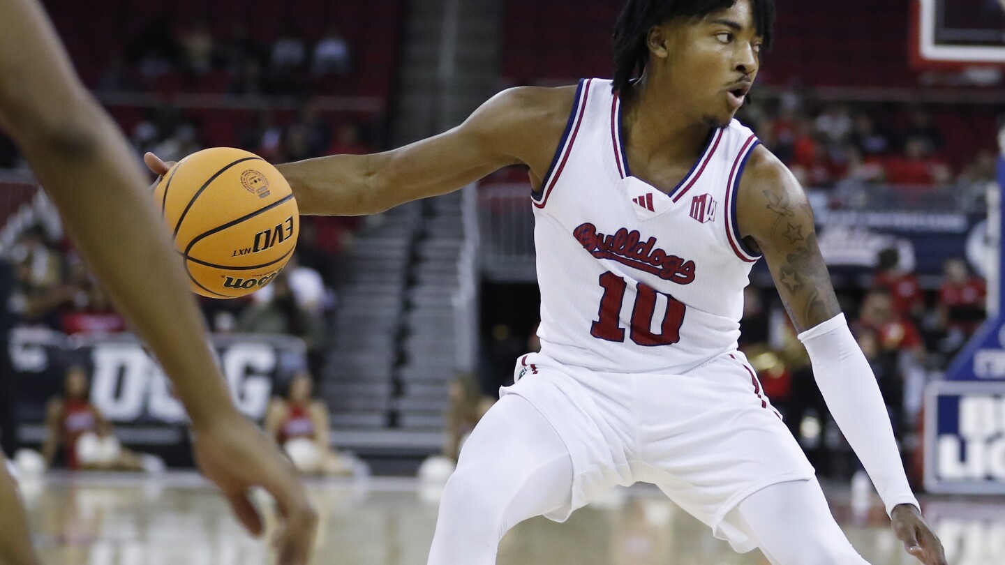 Fresno State suspends 2 players, removes another amid reports of gambling investigation