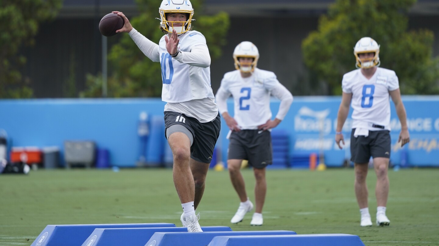 For Justin Herbert, familiarity important as Los Angeles Chargers practices  begin 
